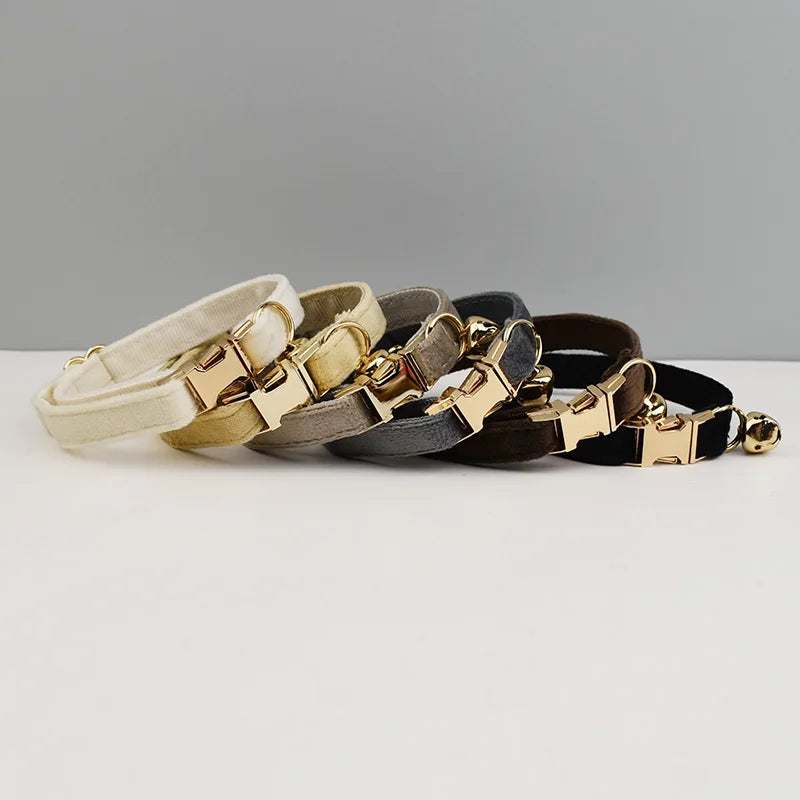 Personalisiertes Katzenhalsband aus Samt
